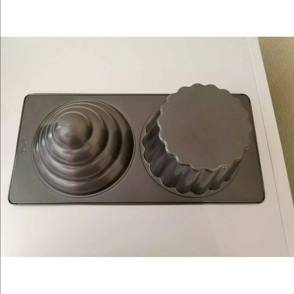 WILTON LARGE CUP CUP CAKE MOLD